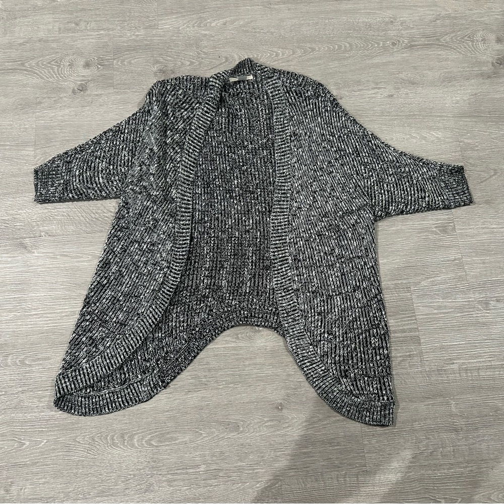 Women's Black/ White Open-Front cardigan Sweater
